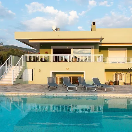 Villa Marianne's Olive Grove - Loutraki *