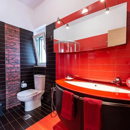 Marianne's Olive Grove - Loutraki بحيرة فولياغميني