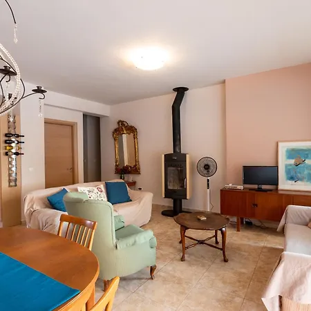 Marianne's Olive Grove - Loutraki بحيرة فولياغميني