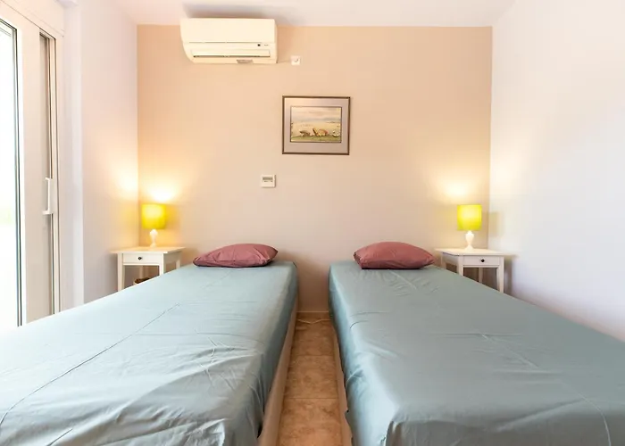 Villa Marianne's Olive Grove - Loutraki Vouliagmeni Sø